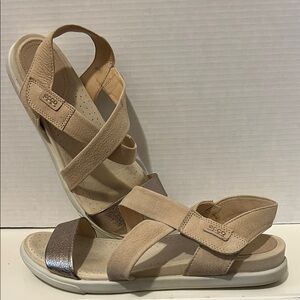 Ecco Damara Sz 41 Beige and Rosegold Comfort Sandals